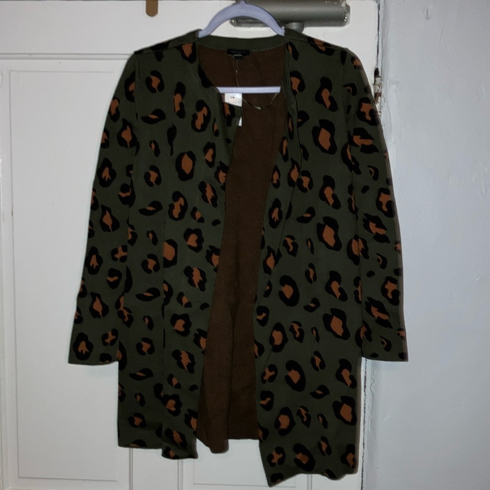 Ann Taylor Factory leopard cardigan, new with tags size medium.